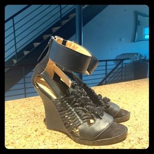 STUNNING Black Ayaka Wedge by Gwen Stefani 5.5